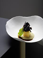 "Kartoffelkiste" (©Foto: Christian Jürgens Restaurant Überfahrt)